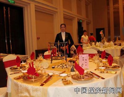 安徽楚源公司王清風(fēng)榮獲全國(guó)餐廳服務(wù)技能競(jìng)賽“優(yōu)秀服務(wù)師”稱(chēng)號(hào)